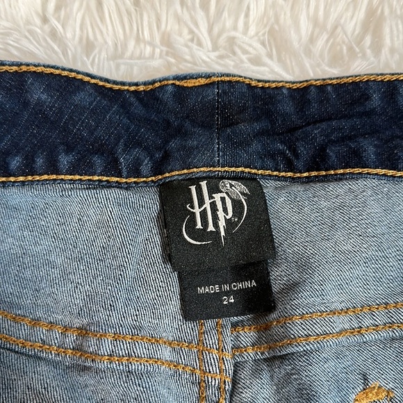 Torrid Harry Potter Embroidered Patch Denim Shorts - Picture 9 of 10